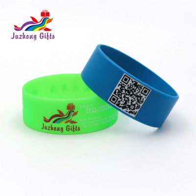 Custom QR code rubber bracelets silicone wristband/ wide 1 inch rubber wrist band bangles